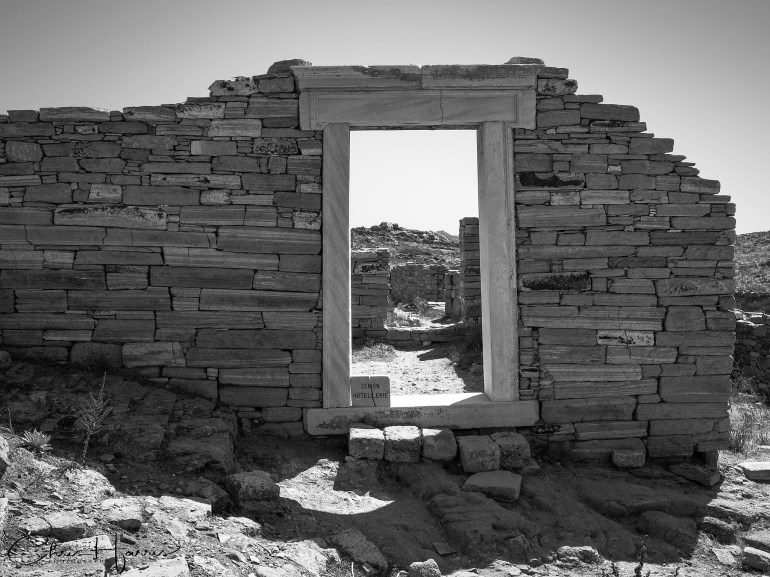 _CSH0354_v3_F_USM_Logo